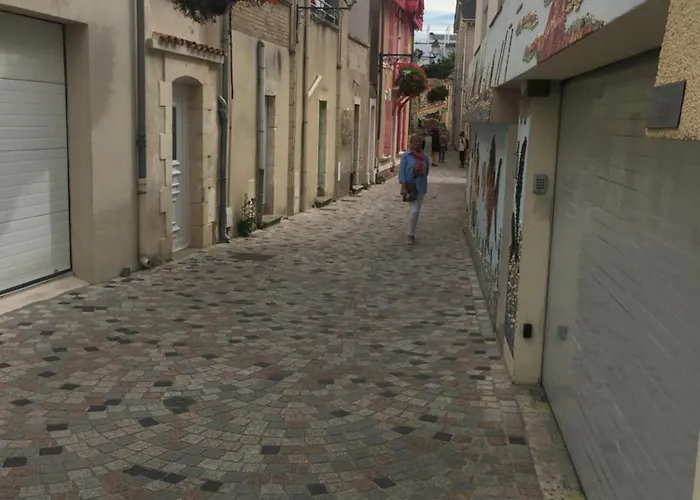 3 Bedroom Les Sables D'olonne House *